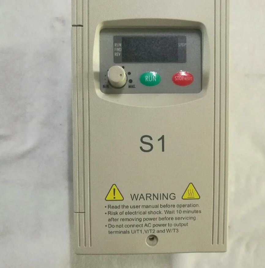 1Ph 220V VFD004S21A 정상 작동 3개월