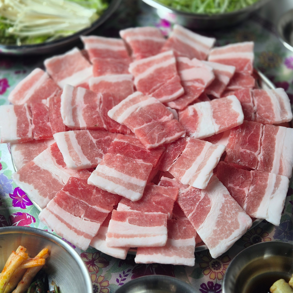 냉동삼겹살 냉삼 구이용 한입 대패 삼겹살 500g 1kg - 상품 이미지