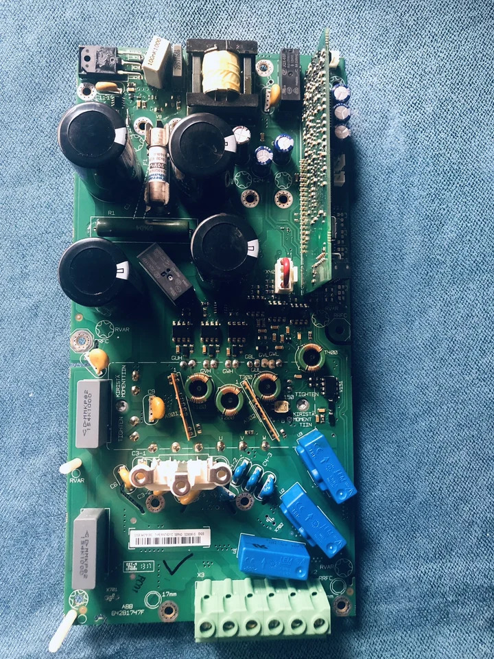 RINT5211C ABB 주파수 컨버터 ABB800 시리즈 1.5-4kw 파워 보드 드라이버 RINT-5211C