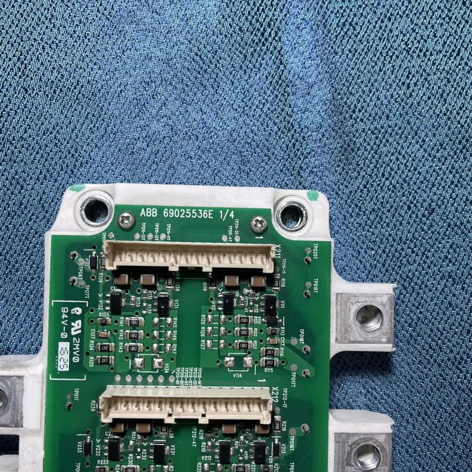 ZGAD-561/FS200R12PT4 ABB 인버터 IGBT 모듈 트리거 보드 3AUA0000081790