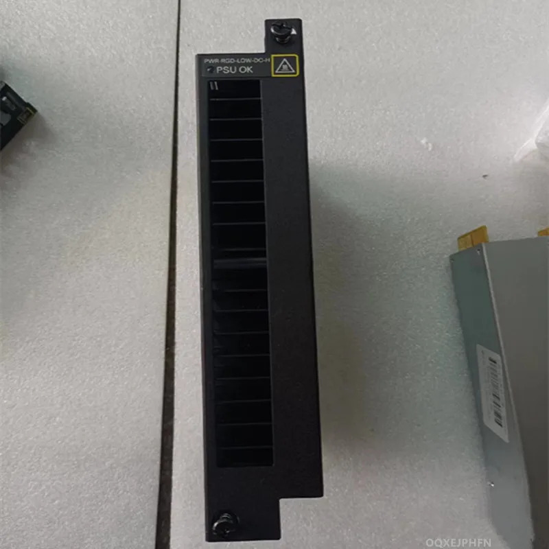 CISCO DC 150W PWR-RGD-LOW-DC-H TPSN-150AB-1 C 341-100439-01거새 원본 전원공급장치 새 처럼 작동