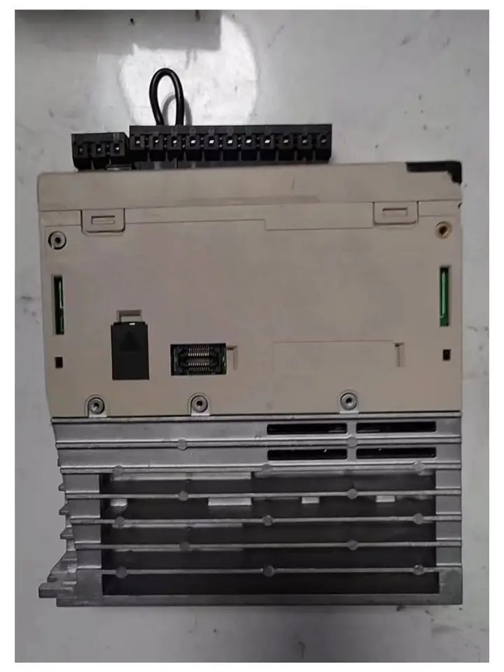리퍼 SGD7S-2R8A10A002 서보 드라이버 완료
