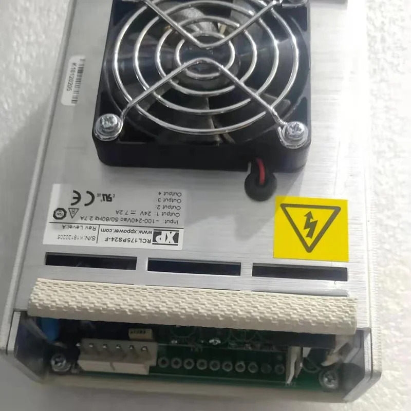 XP POWER 24V7.2A 175W RCL175PS24-F새 원본 전원공급장치