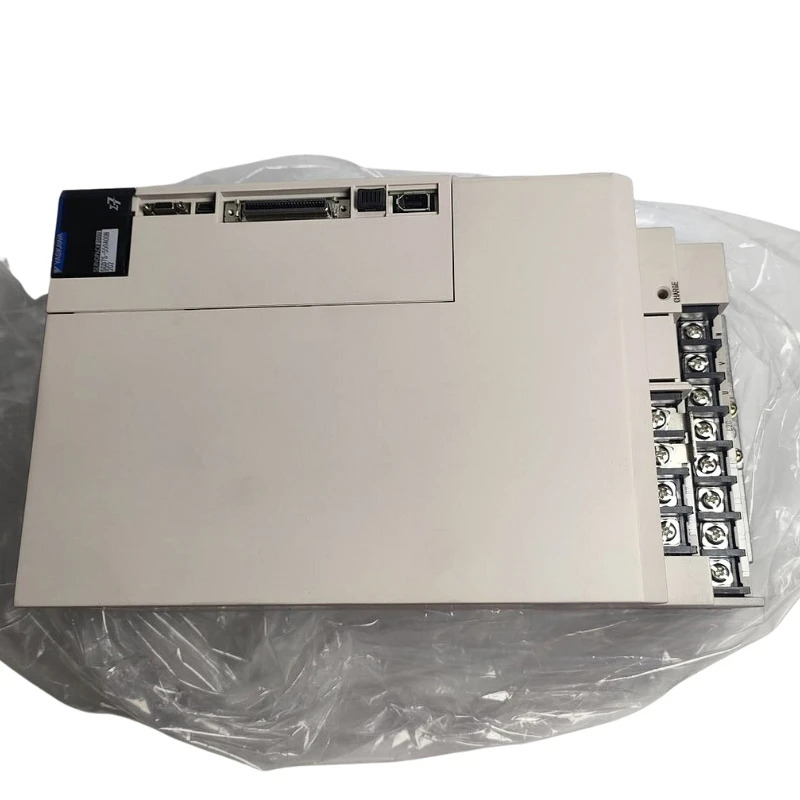 Yaskawa 서보 드라이브 신형 SGD7S-550A00B202 신속
