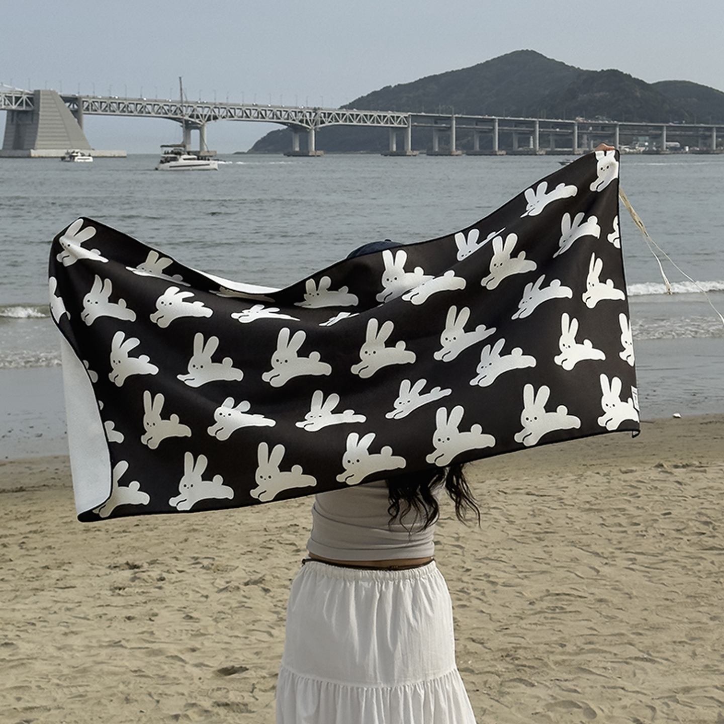 모노 러빗 비치타올 바캉스 바다 물놀이 수영 대형 타월 65x140cm, 단일 색상 - 상품 이미지