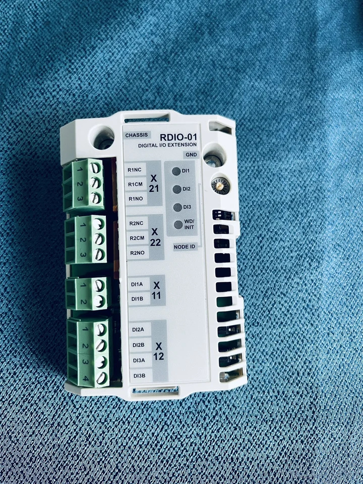 RPBA-01 RTAC-03 RAIO-01 RTAC-01 RDIO-01ABB800 주파수 변환기 통신 모듈