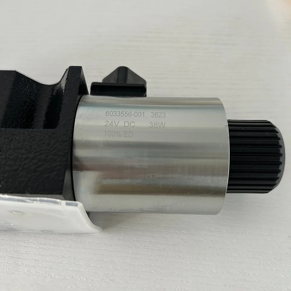 DG4V-5-2CJ-M-U-H7-22 전자기 반전 유압 밸브 DN10 직경 120L 유량 315BAR 압력