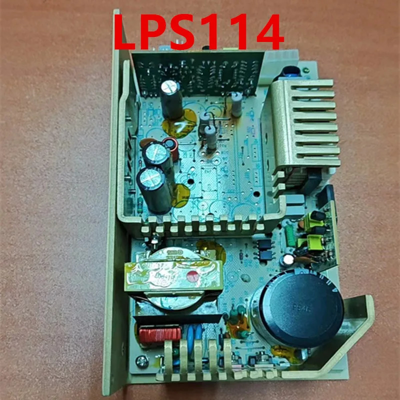 ASTEC 15V7.3A 110W LPS114리퍼 전원공급장치가 새 처럼 작동함