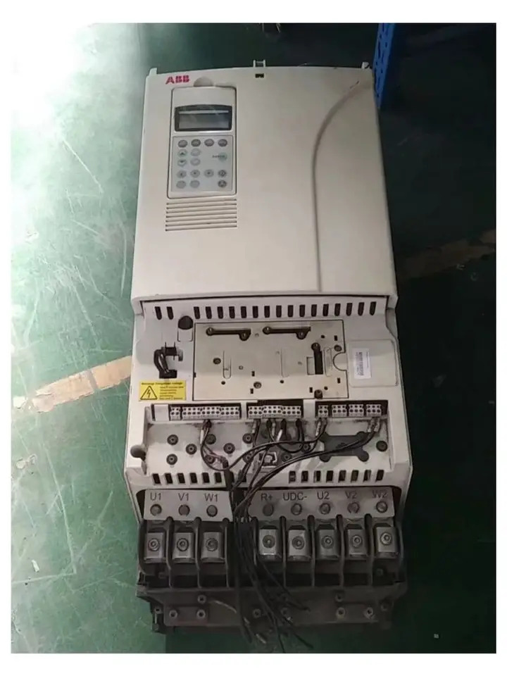 리퍼 완료 ACS800-04-0135-3 P901 주파수 변환기 신
