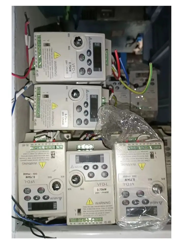 리퍼 완료 주파수 변환기 VFD007L21A 신