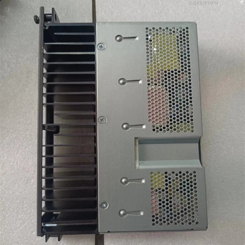 CISCO DC 150W PWR-RGD-LOW-DC-H TPSN-150AB-1 C 341-100439-01거새 원본 전원공급장치 새 처럼 작동