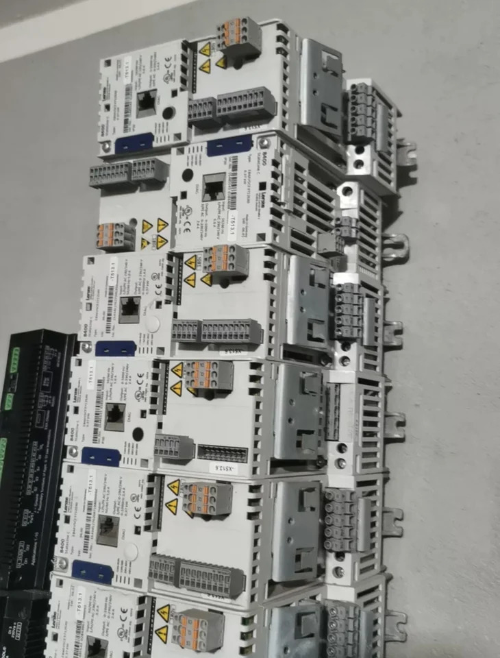 Lenze 8400 주파수 변환기 단상 SE E84SCE3712SX0 220V 0.37KW