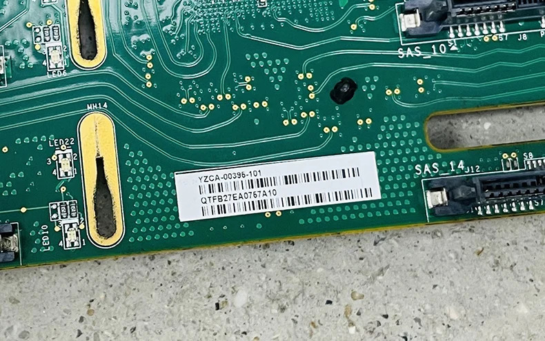 2U12 3.5인치 12G SAS RAID 확장기 백플레YZCA-00395-101