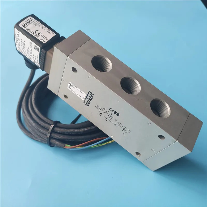Burkert 다방향 슬라이드 밸브 0450 솔레노이드 H 14.0 G1/2 00162153