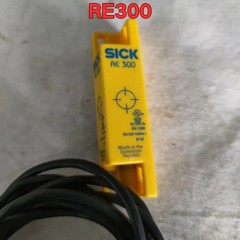 리퍼 SICK RE300-DA03P 센서 기능 정상