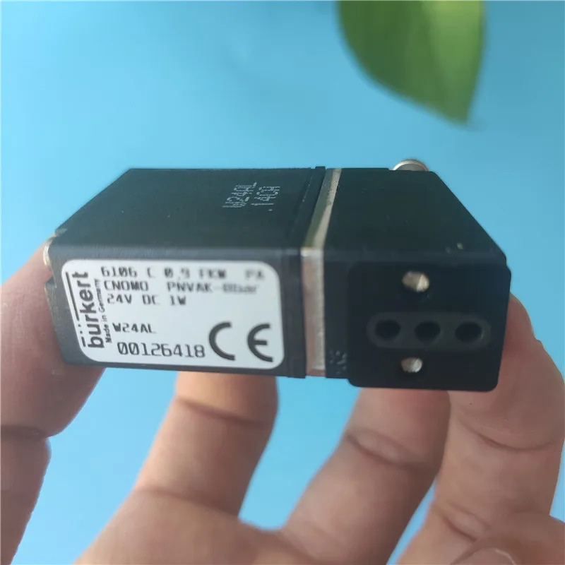 BURKERT 6106 솔레노이드 밸브 C FKM 공압 00150546 00168920