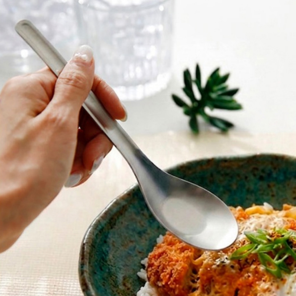 스텐 빙수스푼 요거트 아이스크림 화채 팥빙수 디저트 우동 국물 마라탕 L(대형), 실버샤틴 숟가락 - 상품 이미지