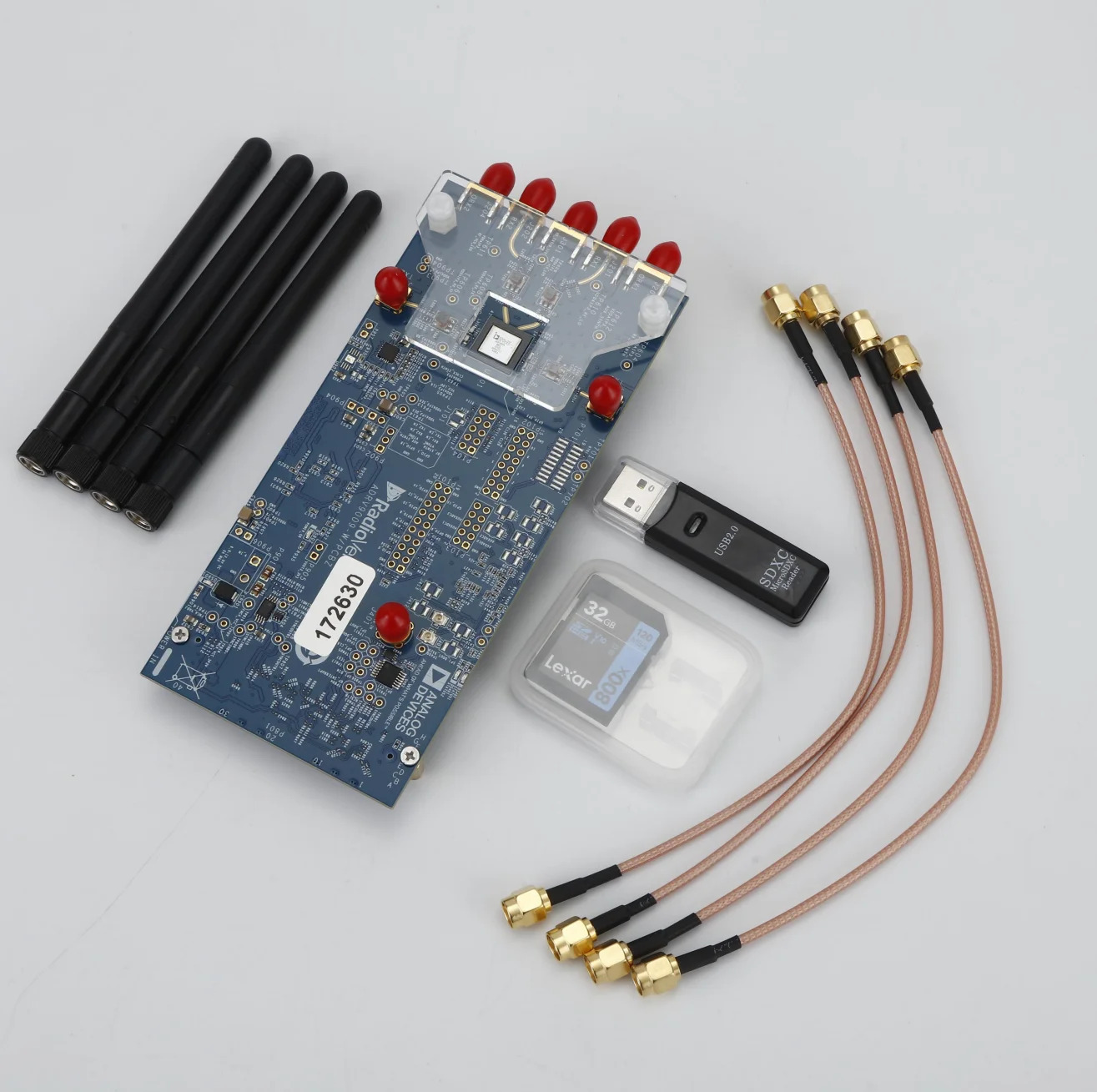 ADRV9009 소프트웨어 무선 RF 도터 보드