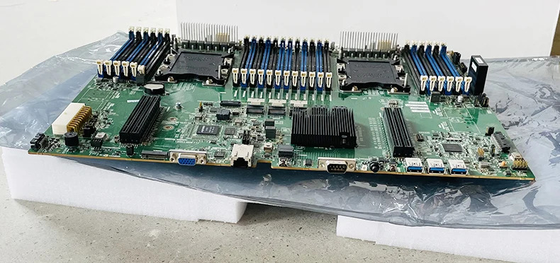 C621 듀얼 3647 메보드는 XEON 8124M과 같은 240w 대용량 소비 CPU를 지원