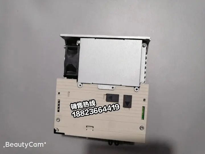 Yaskawa SGDV-120A11A/SGDV-120A11A00 서보 드라이브 포장