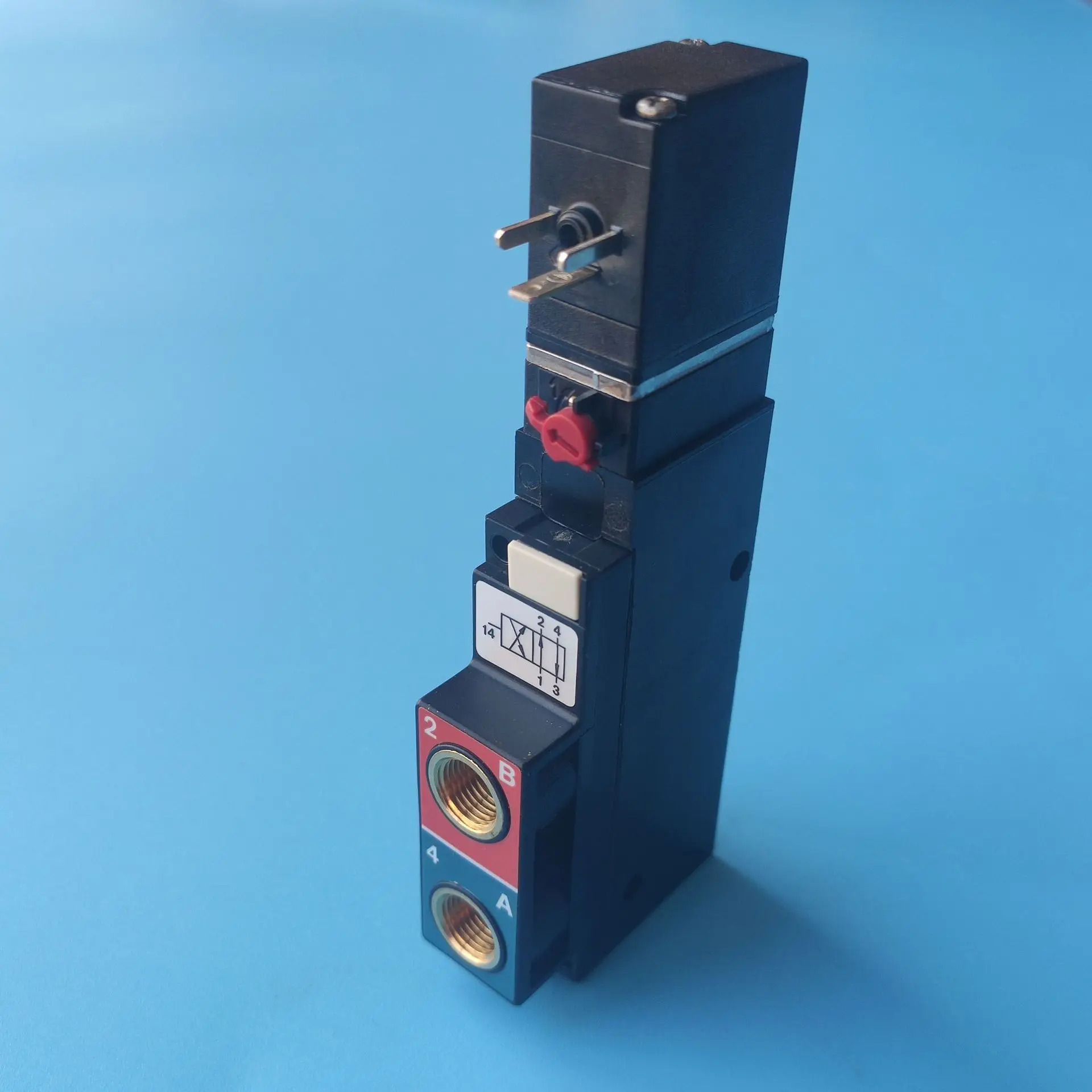 Burkert5470C 4.0 24V 솔레노이드 밸브 2방향 3방향 4방향 00221082