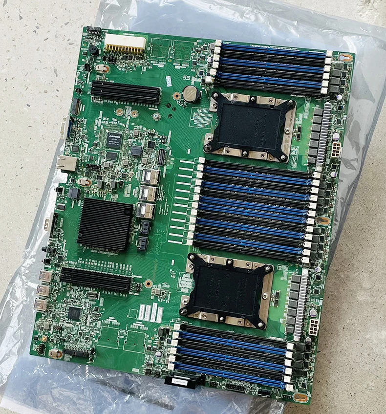 C621 듀얼 3647 메보드는 XEON 8124M과 같은 240w 대용량 소비 CPU를 지원