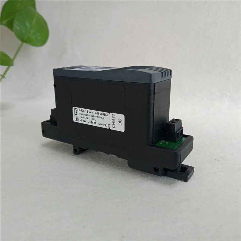 Burkert8605 비례 밸브 컨트롤러 12-24V 200-1000mA 00316532