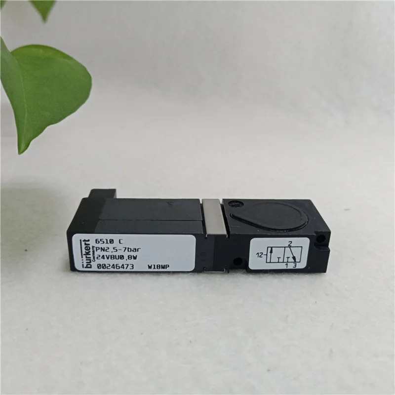 Burkert 솔레노이드 밸브 6510C 6511D 24V 양방향 티 00246473 00133120