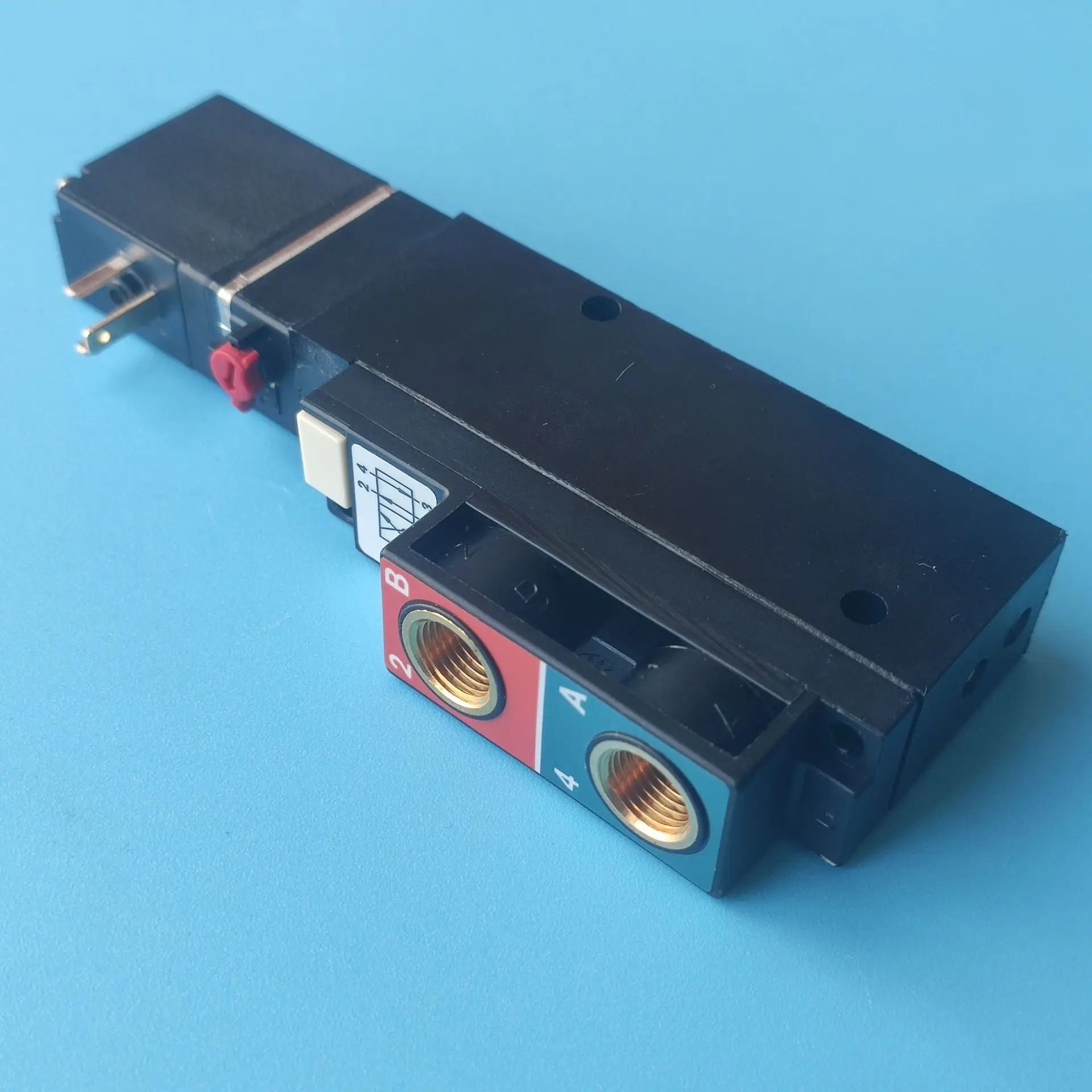 Burkert5470C 4.0 24V 솔레노이드 밸브 2방향 3방향 4방향 00221082
