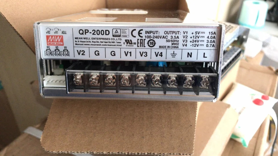쿼드 전원공급장치 QP-320D 320F 320W 5V24V 플러스 또는 마이너스 12V 15V200WQP-200D