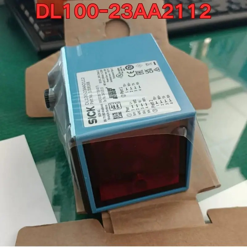 DL100-23AA2112 레이저 거리 측정기 센서