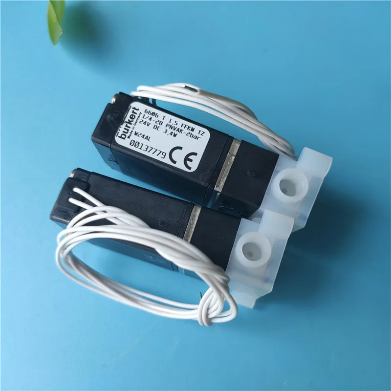 Burkert 2위치 3방향 6606 솔레노이드 밸브 표준 액체 황산 바디 내식성 00165844