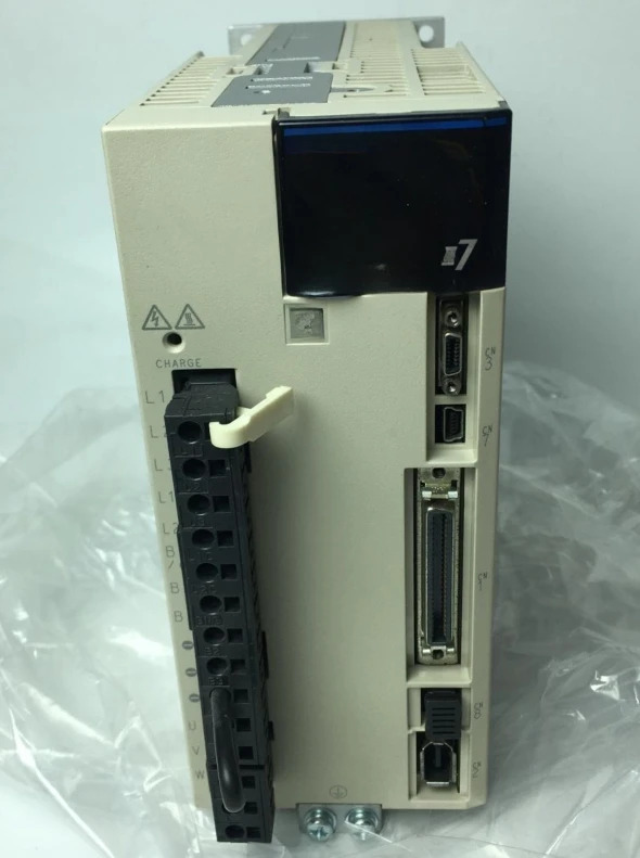 드라이버 SGDV SGD7S-R70/R90/1R6/2R8/5R5/7R6/120A00A 01A0002