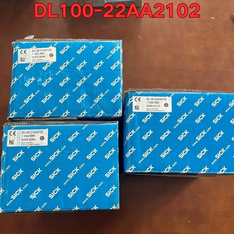 DL100-22AA2102 레이저 센서 신