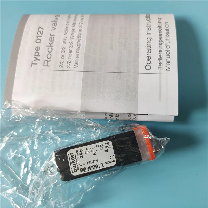 Burkert0127 솔레노이드 밸브 A 1.6 FFKM PVDF 24VDC 00300071 보드 포장