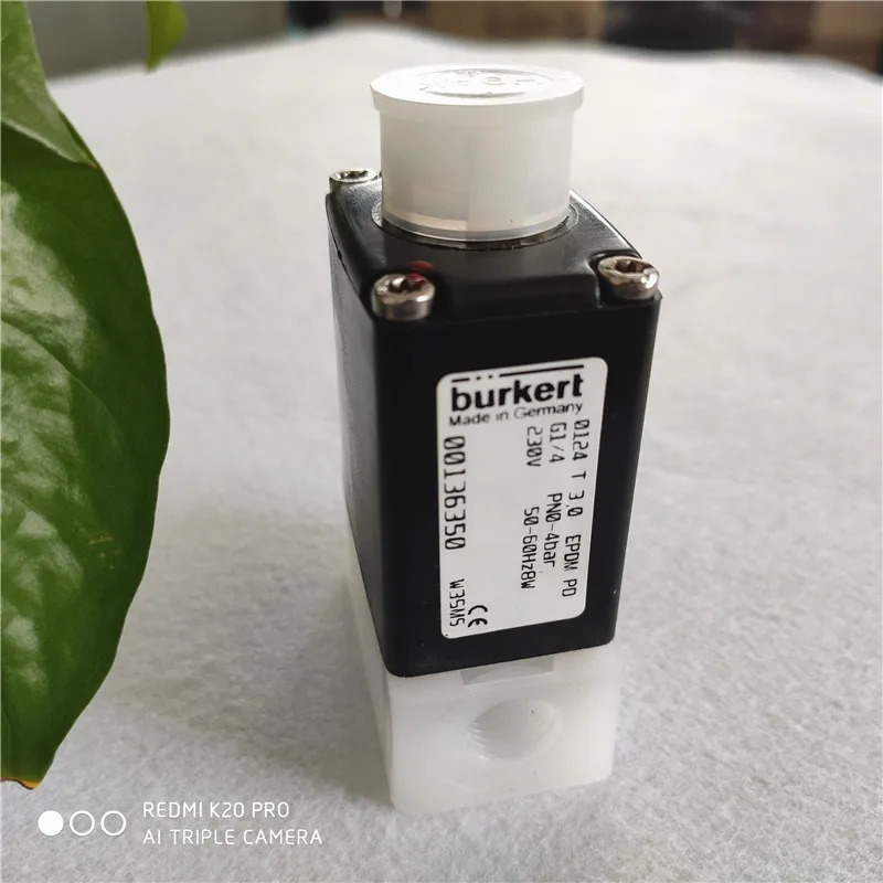 BURKERT0124 솔레노이드 밸브 2위치 3방향 0124 A 3.0 FKM PD G1/4 00069006
