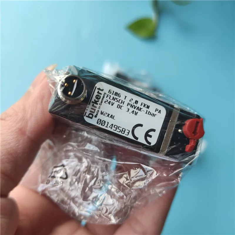 BURKERT 6106 솔레노이드 밸브 C FKM 공압 00150546 00168920