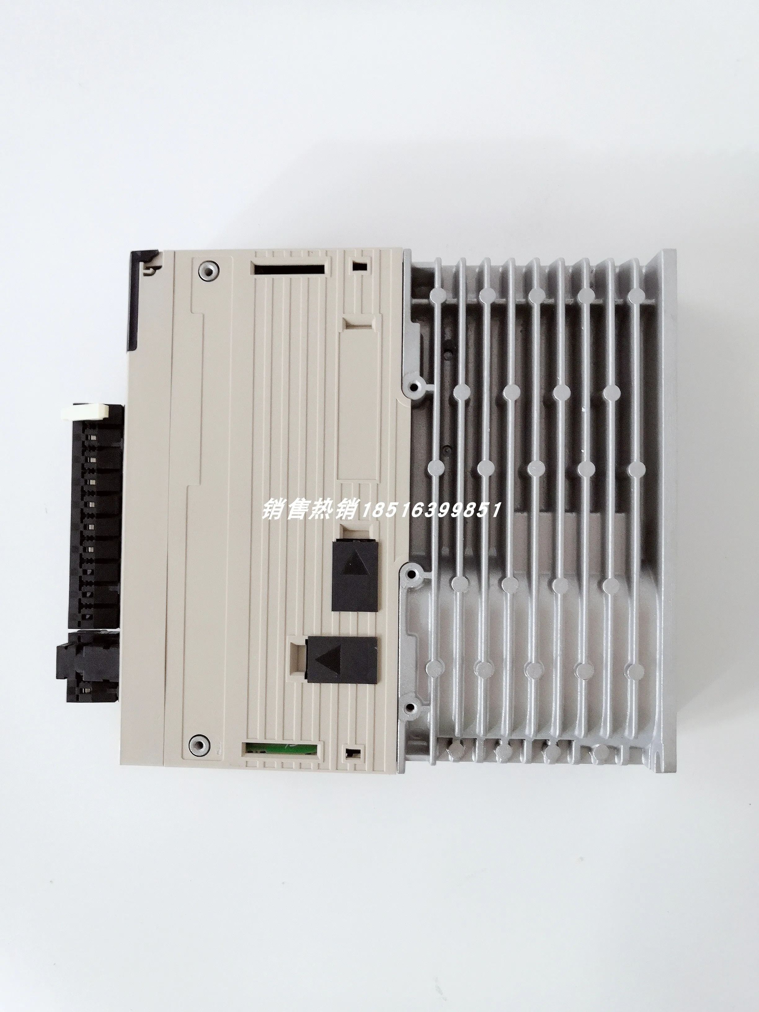 SGDV-R90F01A Yaskawa 서보 드라이브 포장