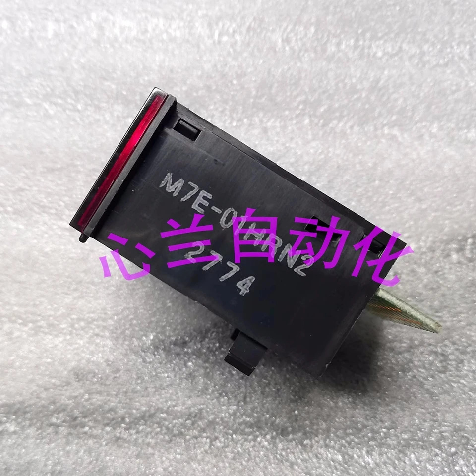 M7E-01HRN2 디지털 디스플레이 유닛 오리지널