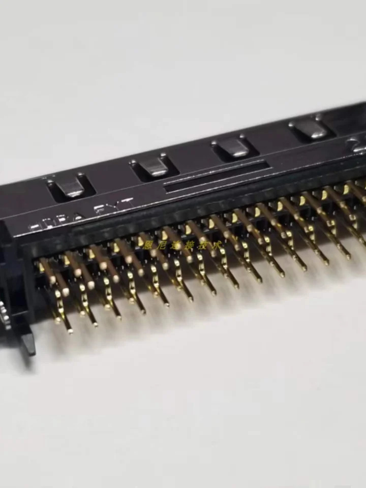 HDRA-EC68FDT-SLD SCSI VHDCI 라투 보드 연결 0.8mm 피치 68PIN