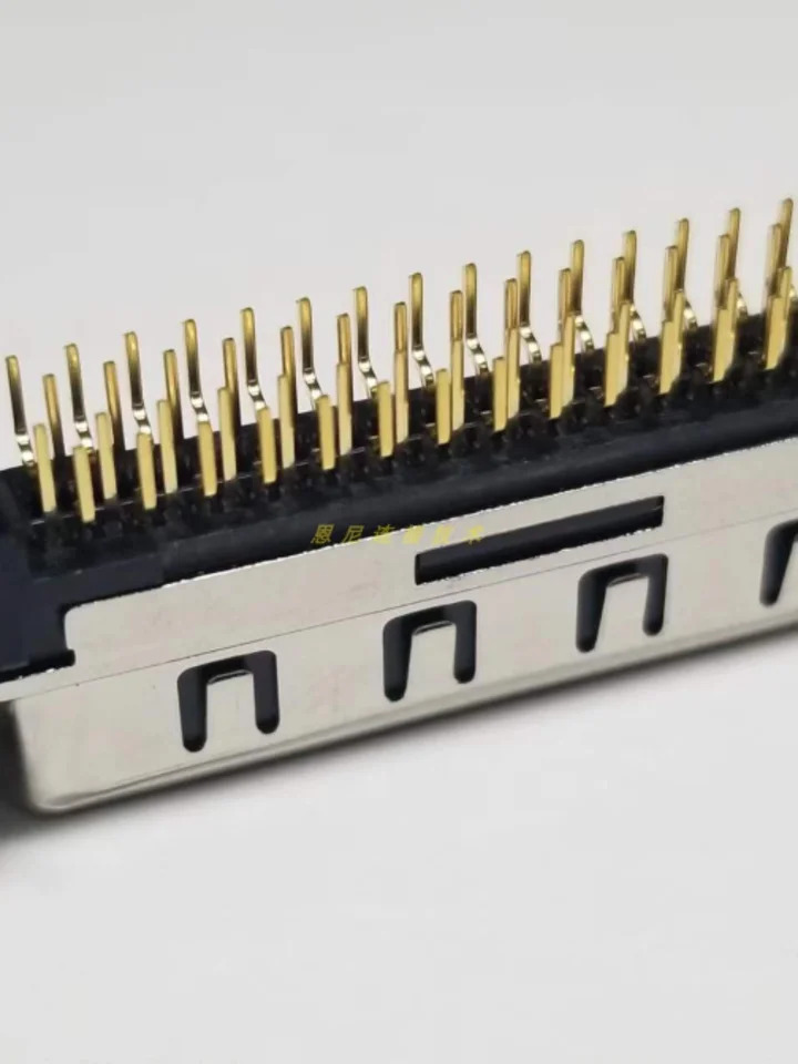 HDRA-EC68FDT-SLD SCSI VHDCI 라투 보드 연결 0.8mm 피치 68PIN