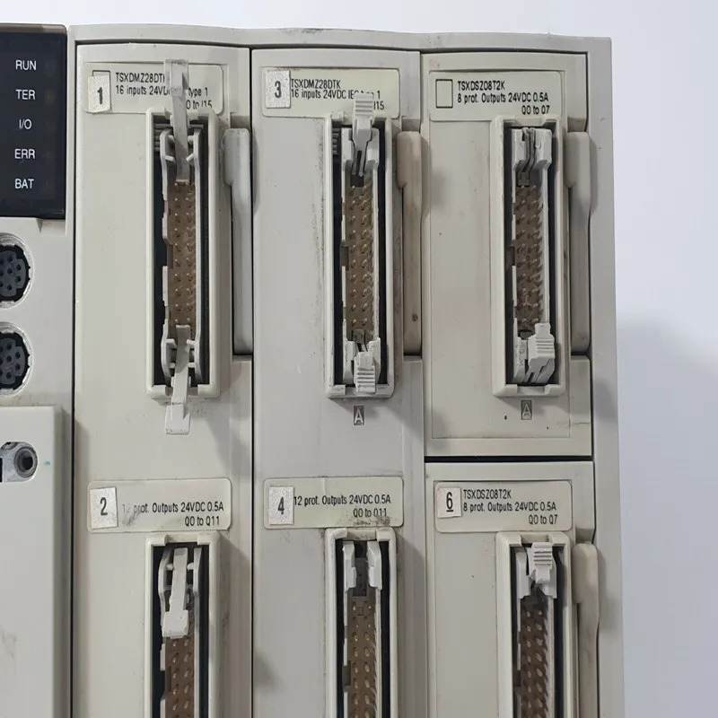 PLC 모듈 TSXDMZ28AR 상태