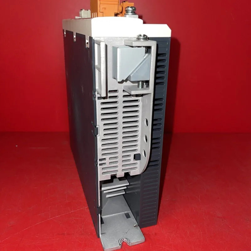 상태 서보 드라이브 LXM32MU90M2