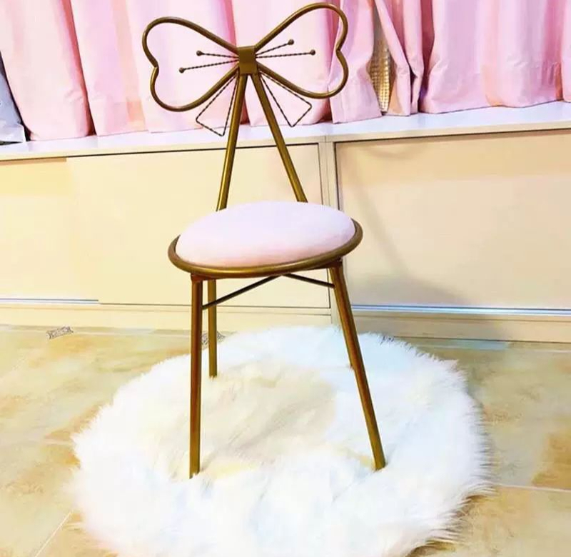 공주의자 화장대 메이크업 하트체어 벨벳하트 원형 무광 모양 쿠션 패브릭 나비 - 상품 이미지