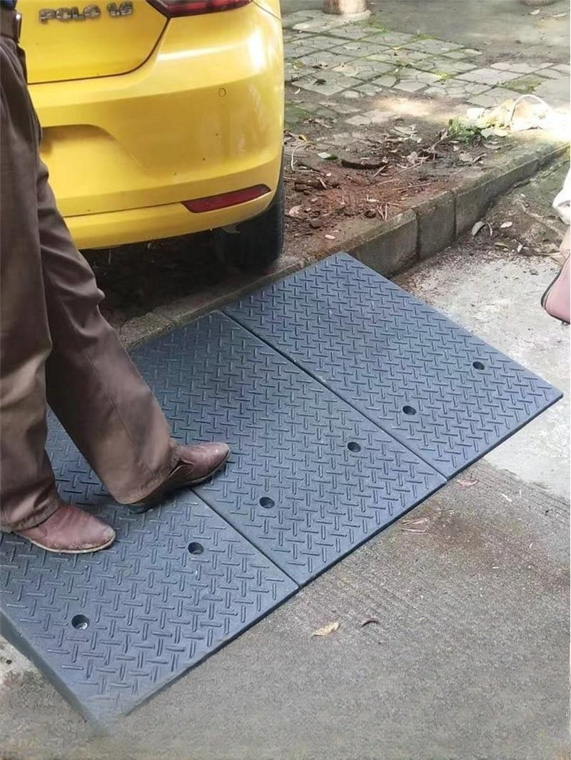 문턱 고무판 경사로발판 차량진입판 턱단차 패드 진입발판 램프 휠체어경사로 높이 - 상품 이미지