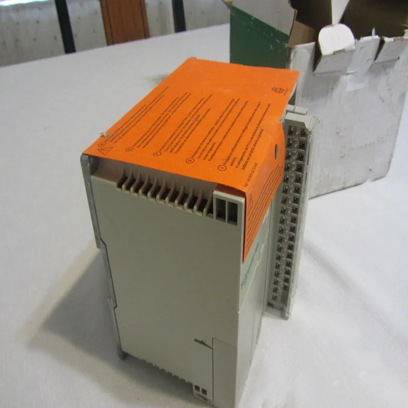 상태PLC 모듈 TSX 3710028 AR1