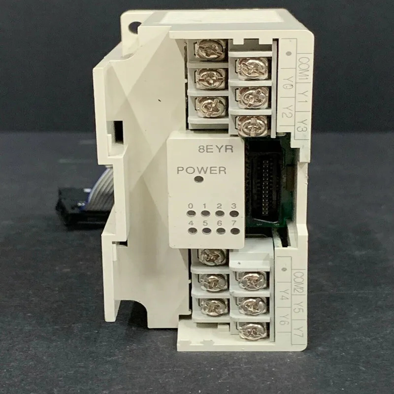 PLC 모듈 FX2N-8EYR-ES FX2N-8EYR-UL 상태