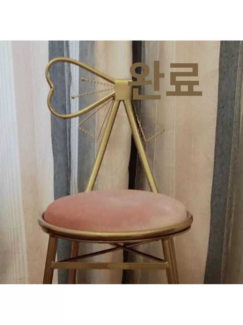 공주의자 화장대 메이크업 하트체어 벨벳하트 원형 무광 모양 쿠션 패브릭 나비 - 상세 이미지 2