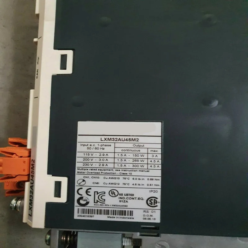 상태 서보 드라이브 LXM32AU45M2