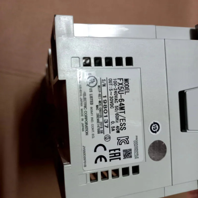 PLC 모듈 FX5U-64MT FX5U-64ESS 상태